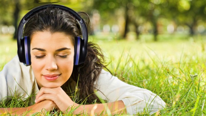 Καμπανάκι» για τα ακουστικά: Ένας στους 8 νέους κουφαίνεται επειδή ακούει  δυνατά μουσική | ΤΟ ΠΟΝΤΙΚΙ