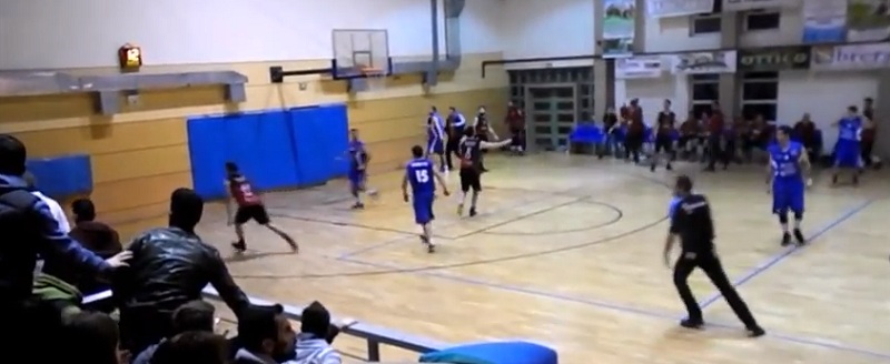 «Χαμός» σε γήπεδο μπάσκετ με τον σεισμό στην Ηλεία! (Video) - Media