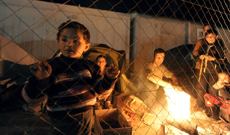 Το αδιαχώρητο στα σύνορα με τα Σκόπια - 6500 εγκλωβισμένοι πρόσφυγες  - Media