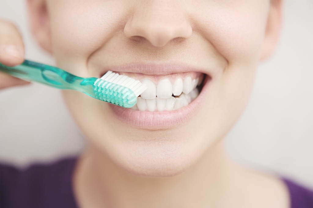 Πρέπει να αλλάζουμε οδοντόβουρτσα μετά από γρίπη ή κρυολόγημα; - Media