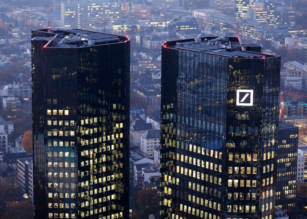 Bloomberg: Οι ομολογιούχοι «γυρνάνε την πλάτη» στη Deutsche Bank - Αγνόησαν την προσφορά της για επαναγορά ομολόγων - Media