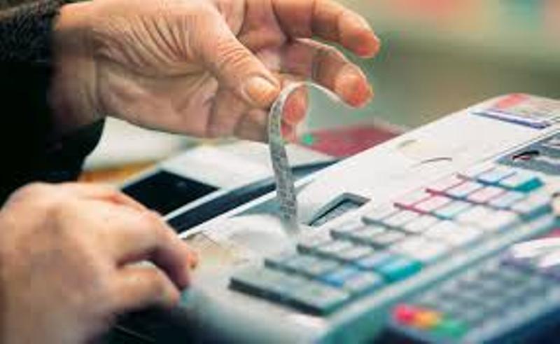 Παρά την αυξηση του ΦΠΑ συνεχίζονται να μειώνονται τα έσοδα και το 2014 - Media