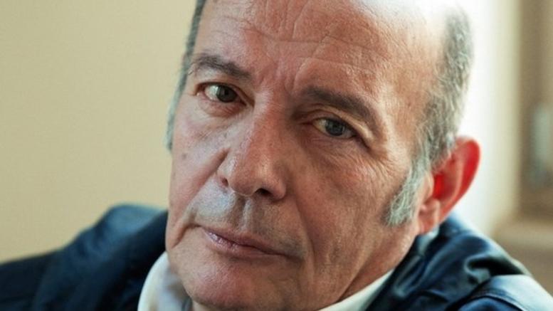 Η Γαλλία έχρισε τον Βασίλη Παπαβασιλείου ιππότη Γραμμάτων και Τεχνών - Media