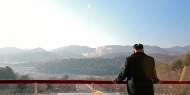Βρέθηκε κομμάτι από τον πύραυλο της Β. Κορέας στη Σεούλ - Media