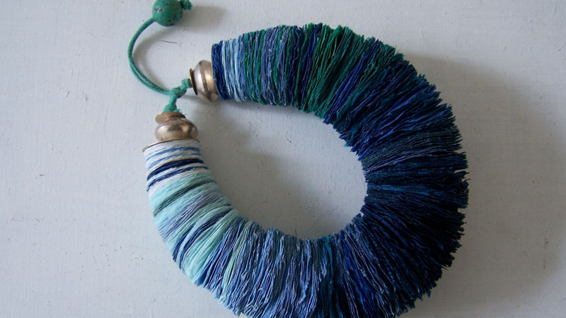 Έκθεση ελληνικού πειραματικού κοσμήματος στο Μουσείο Λαλαούνη [Photos] - Media