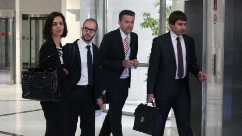 Οι μπράβοι δεν λυπούνται - Media