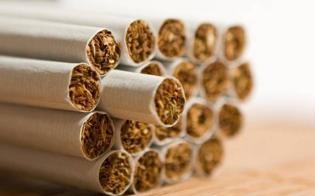 Άγνωστοι άφησαν 640 πακέτα λαθραία τσιγάρα στο BLUE STAR ΠΑΤΜΟΣ - Media