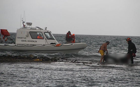 Νέα τραγωδία στο Αιγαίο - 24 νεκροί, ανάμεσα τους 11 παιδιά, σε ναυάγιο ανοικτά της Τουρκίας - Media