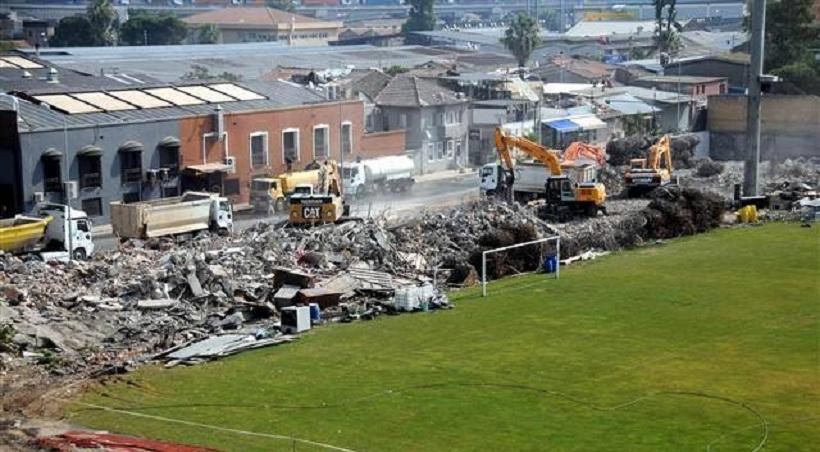 Γκρεμίστηκε το ιστορικό γήπεδο του Πανιωνίου στη Σμύρνη (Photos) - Media