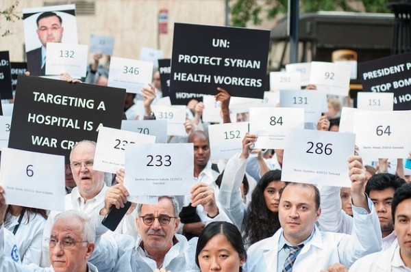 Τρεις ηρωικοί γιατροί για 300.000 ανθρώπους - Πέρα από τα όρια της απελπισίας το Χαλέπι - Media