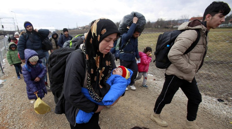 Η Αυστρία στέλνει στρατό στα σύνορα Ελλάδας-ΠΓΔΜ για να σταματήσει τους πρόσφυγες - Media