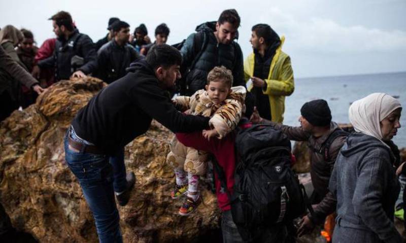 Αλεξανδρούπολη: Ένας ψαράς έσωσε 60 πρόσφυγες - Media