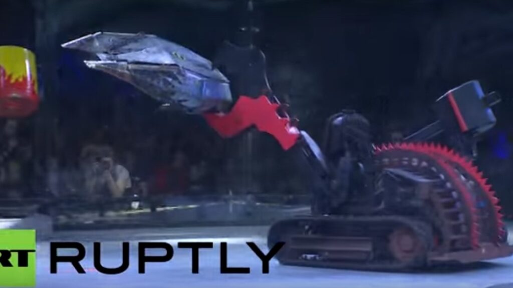Ρομπότ «παλεύουν» σε αρένα τις Μόσχας: Ατσάλινες δαγκάνες και κοφτερές λαμαρίνες σε μάχη μέχρις εσχάτων (Video) - Media