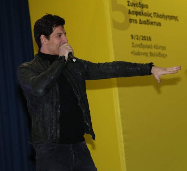 Ο Ρουβάς κοντά σε 2.000 παιδιά για την ασφαλή πλοήγηση στο διαδίκτυο (Video) - Media