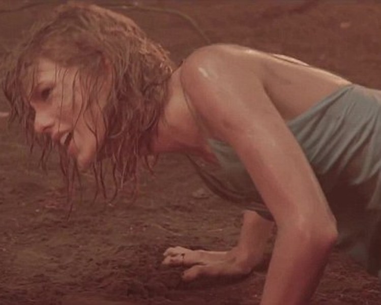 Η Τέιλορ Σουίφτ σέρνεται στις λάσπες…(Photos) - Media