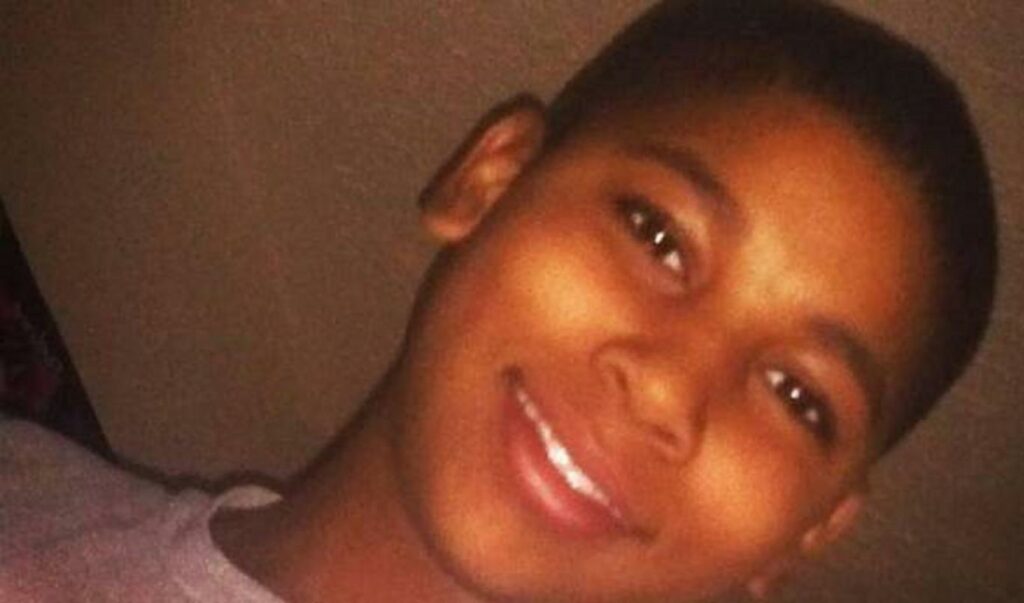 ΗΠΑ: Αστυνομικός σκότωσε τον 12χρονο γιο τους και τους ζητάνε 500 δολάρια για έξοδα ασθενοφόρου - Media