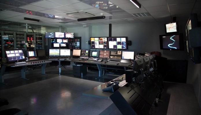 Νέο τηλεοπτικό τοπίο: Η παράδοση άνευ όρων του Μπόμπολα, το «μπάσιμο» Μαρινάκη και το -αλά «House of Cards»- τέλος της διαπλοκής - Media