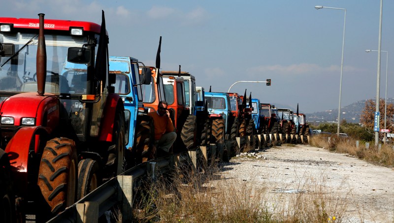 Οι αγρότες του Έβρου αποκλείουν τα σύνορα με Βουλγαρία και Τουρκία - Media
