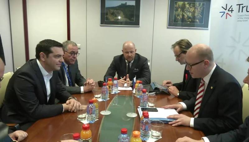 Τσίπρας προς Τσέχο πρωθυπουργό: «Μη φιλική ενέργεια η αποστολή στρατού στα σύνορα» - Media