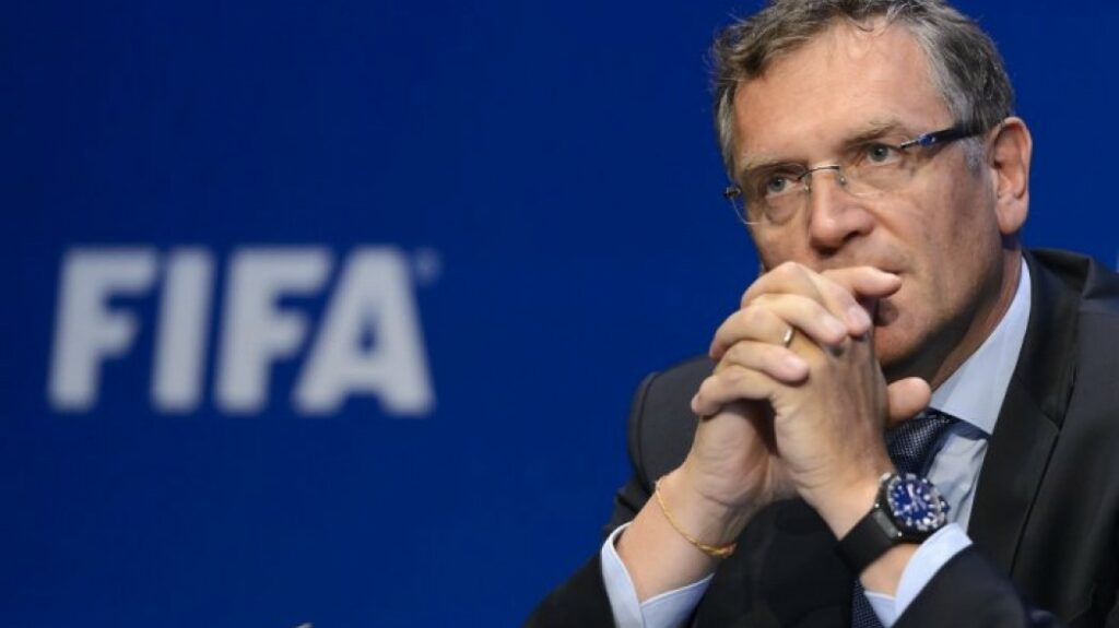 FIFA: Βαριά «καμπάνα» στο «δεξί χέρι» του Μπλάτερ - 12ετή απαγόρευση ενασχόλησης με το ποδόσφαιρο - Media