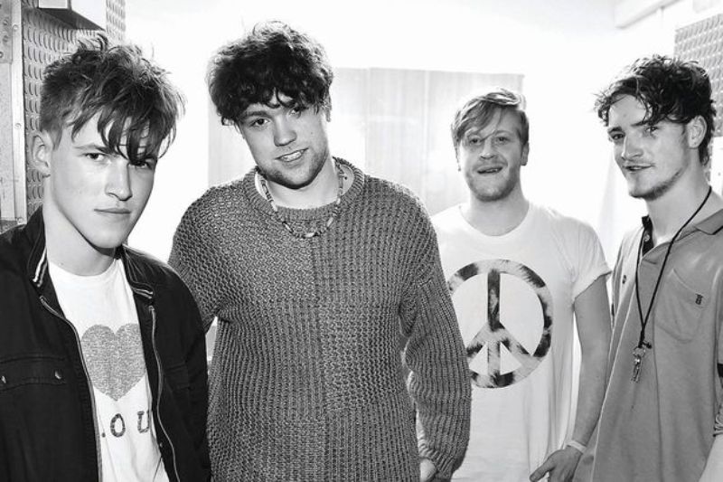 Τα μέλη του συγκροτήματος Viola Beach και ο μάνατζέρ τους σκοτώθηκαν σε τροχαίο στη Σουηδία (Photos) - Media