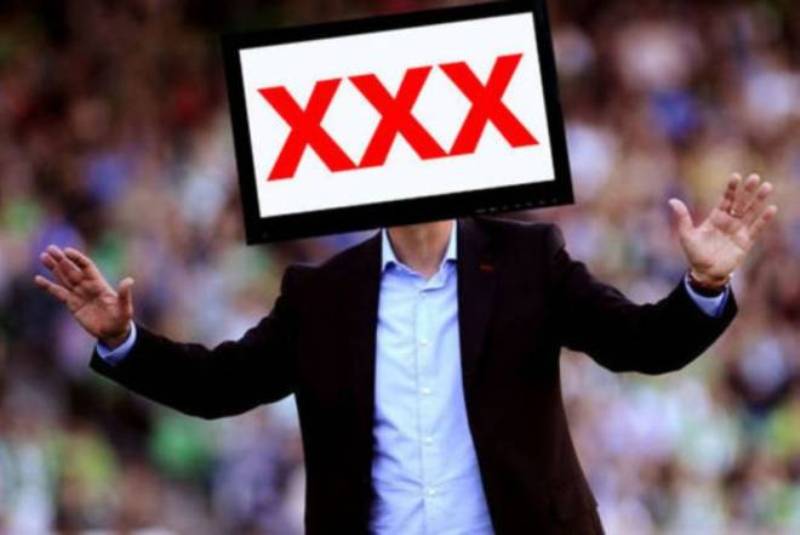 Πρώην παίκτης της Μαγιόρκα: Ο προπονητής μας έδειξε πορνό για να μας φτιάξει πριν από το ματς! - Media