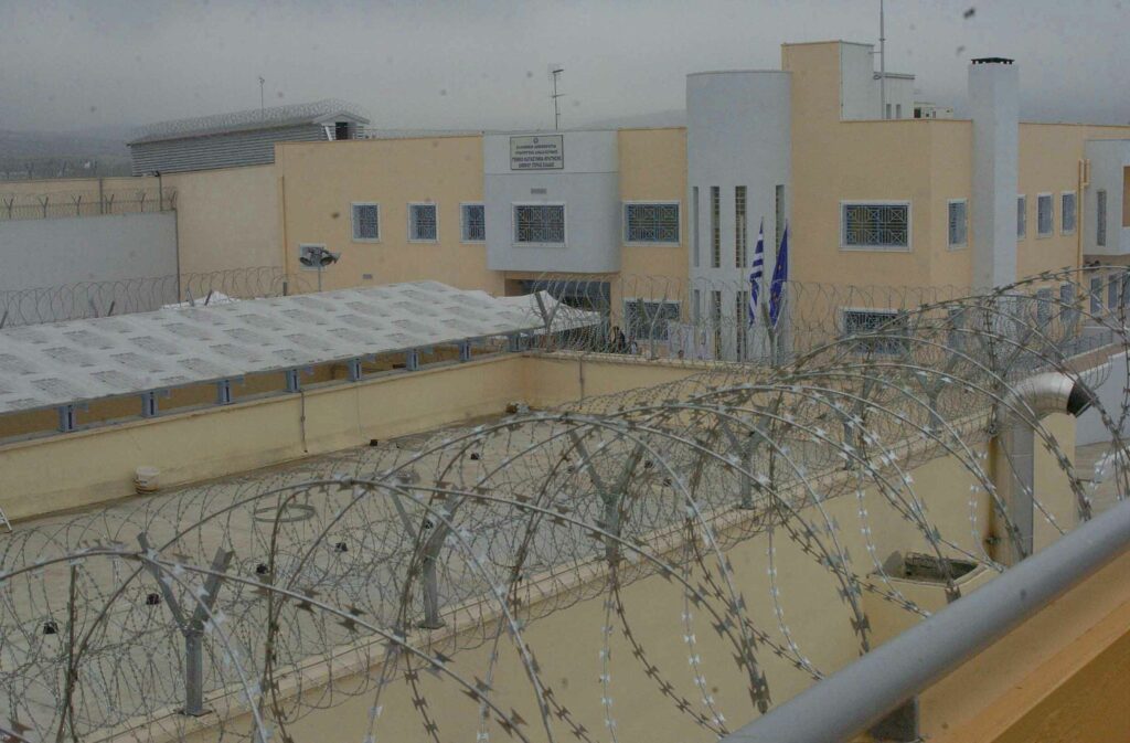 Συναγερμός στiς φυλακές Δομοκού - Βρέθηκε τούνελ 10 μέτρων σε κελί - Media