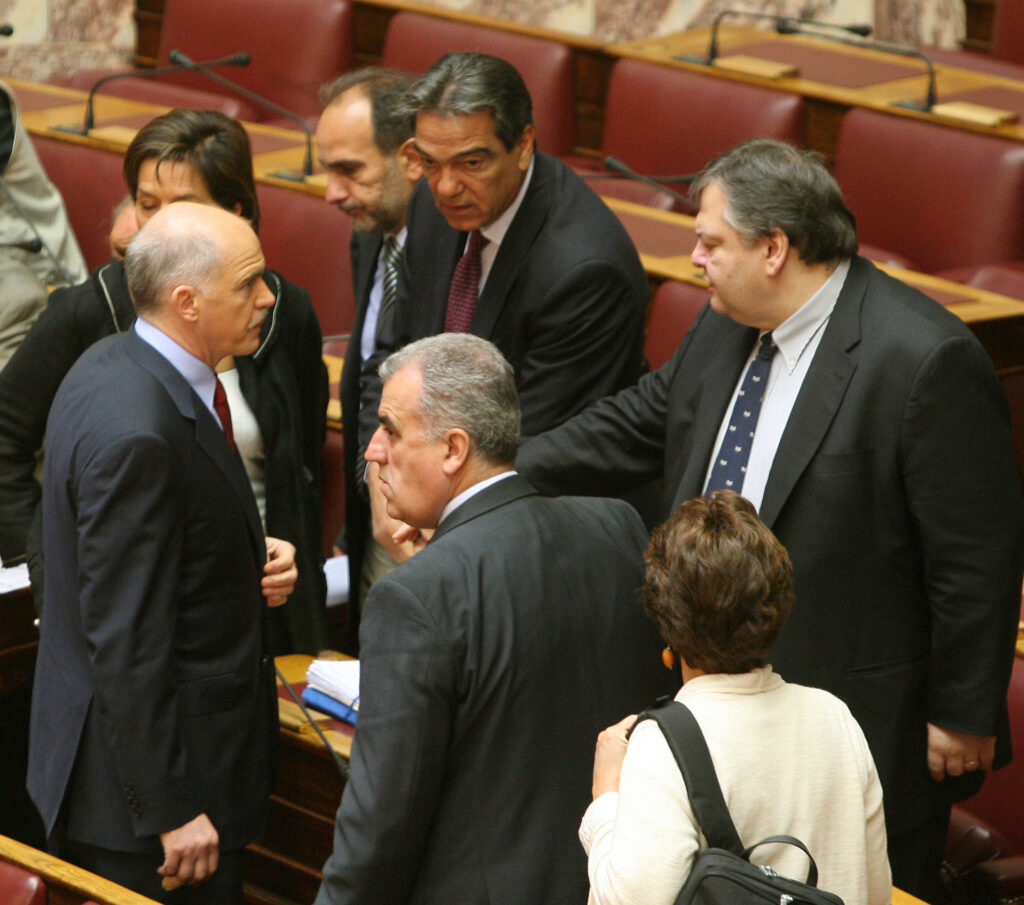 Φωτιά στη συζήτηση για τη Δικαιοσύνη βάζει ο Σηφουνάκης- Τι απαντά στον Βενιζέλο - Media