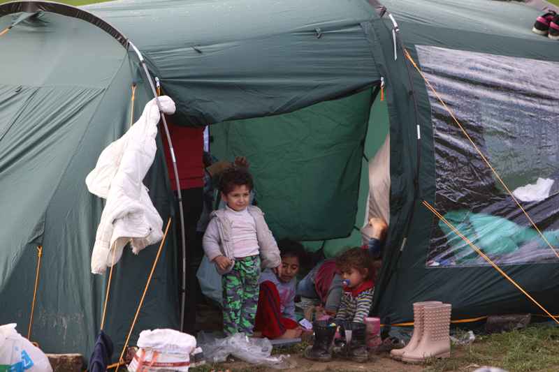 Ειδομένη: 10.000 πρόσφυγες στον καταυλισμό - Άθλιες συνθήκες διαβίωσης - Media