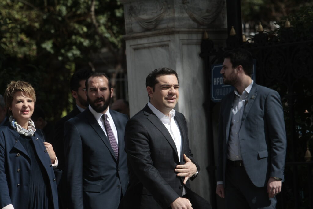 Τσίπρας στη Bild: Δεν μπορούμε να γίνουμε αποθήκη ανθρώπινων ψυχών - Υπερασπιζόμαστε τις θεμελιώδεις αξίες της Ευρώπης - Media