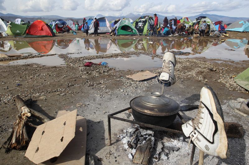 Ειδομένη: Κολλημένοι στη λάσπη 13.000 άνθρωποι (Photos) - Media