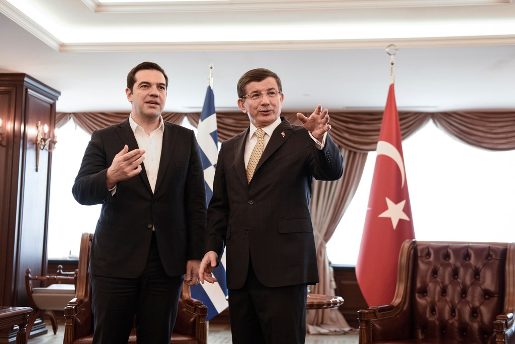 Η αφιέρωση Νταβούτογλου στον Τσίπρα - «Εσύ Χριστό κι εγώ Αλλάχ, όμως κι οι δυο μας αχ και βαχ» - Media