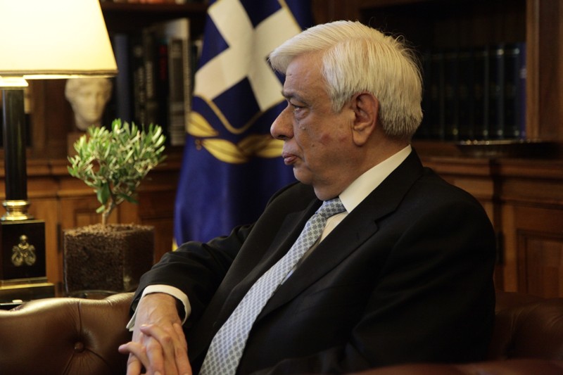 H πρώτη selfie  Παυλόπουλου - Σε C-130 της πολεμικής αεροπορίας (Photo) - Media