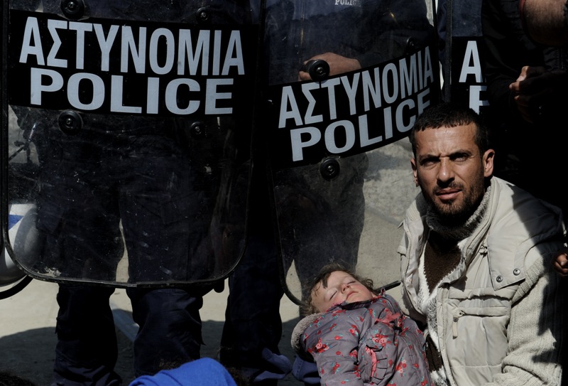 ANSA: Κανένας από όσους έχουν μπλοκαριστεί στην Ειδομένη δεν πρόκειται να σταλεί πίσω στην Τουρκία - Media