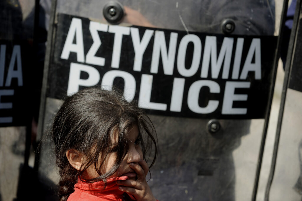 Αποχώρησαν οι πρόσφυγες από την Εθνική οδό Θεσσαλονίκης- Ευζώνων - Media
