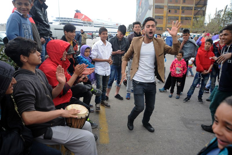 Μείωση των μεταναστευτικών ροών προς το λιμάνι του Πειραιά - Media