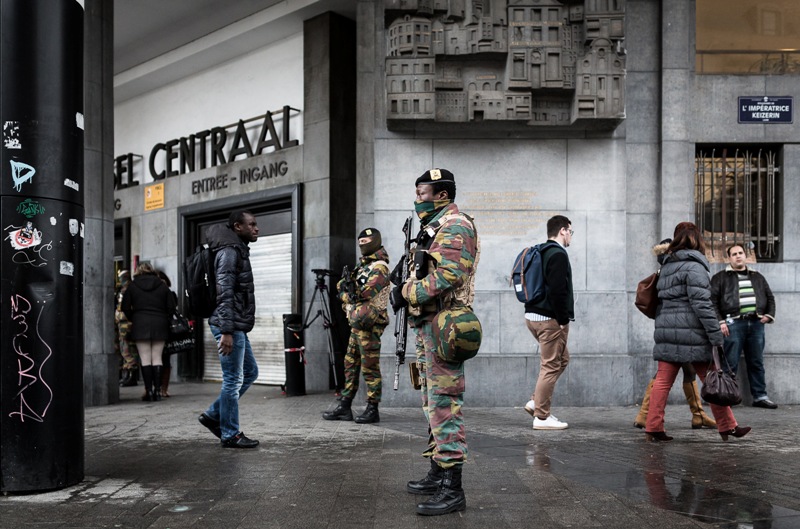 Βρυξέλλες: Επιπρόσθετα μέτρα ασφαλείας στο ομοσπονδιακό κοινοβούλιο-Το νωρίτερο αύριο θα ανοίξει το αεροδρόμιο - Media