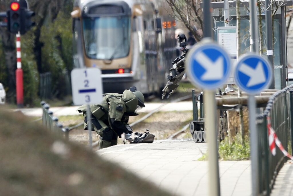 «Σαρώνουν» τις Βρυξέλλες οι επιχειρήσεις της αντιτρομοκρατικής – Τρεις συλλήψεις - Media