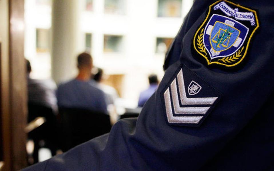 «Έγδυναν» ηλικιωμένους με αφορμή ανύπαρκτα τροχαία - 640.000€, λίρες και χρυσαφικά η λεία τους - Media