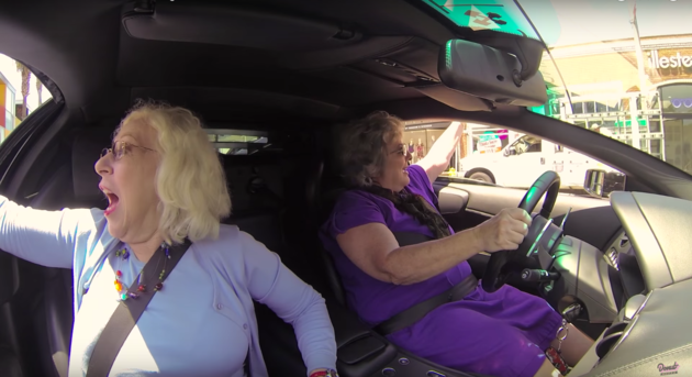 Τρέμε ...Θεοπούλα - Οι σούπερ γιαγιάδες οδηγούν Λαμποργκίνι (Video) - Media