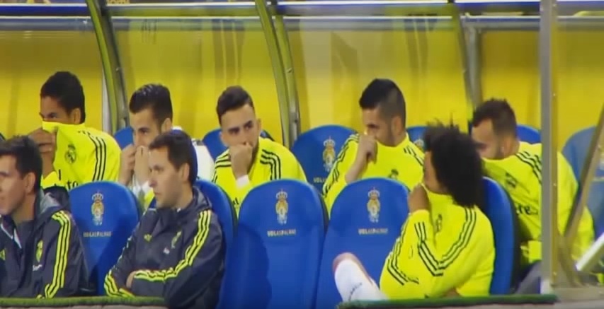 «Αναθυμιάσεις» στον πάγκο της Ρεάλ Μαδρίτης προκαλούν γέλια και πειράγματα (Video) - Media