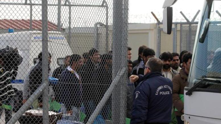 Καταδίκη της Ελλάδας από το ΕΔΔΑ για απέλαση προσφύγων με έγγραφα στα ελληνικά - Media