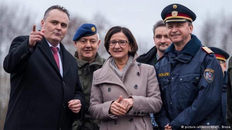 «Ανόητη» η πολιτική της Αυστρίας - Media