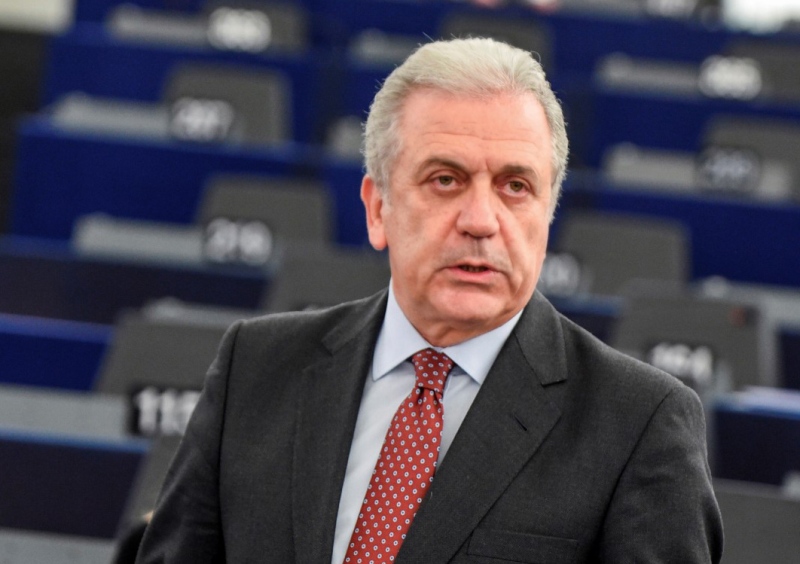 Αβραμόπουλος: Δυσανάλογο το βάρος που σηκώνει η Ελλάδα για το προσφυγικό - Media