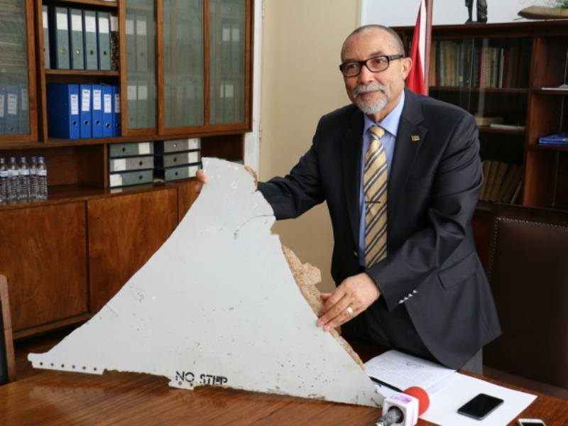 Εντοπίστηκαν συντρίμμια του αεροσκάφους της πτήσης ΜΗ370 - Media