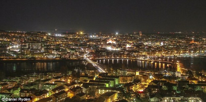 Σε ποια ευρωπαϊκή πόλη δεν έσβησαν τα φώτα στην «Ώρα της γης» υπό το φόβο βιασμών (Video)  - Media
