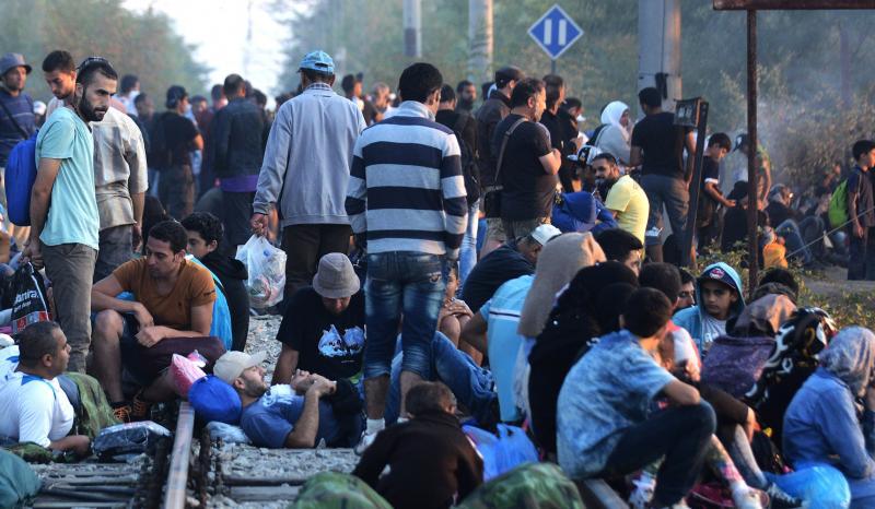 Ειδομένη: Διαμαρτυρία προσφύγων στις σιδηροδρομικές γραμμές για τα σύνορα - Media