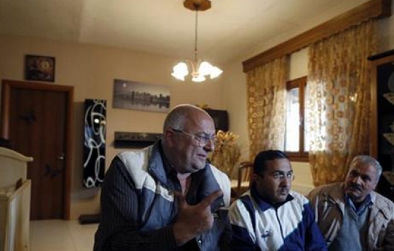 Ο φούρναρης από το Κιλκίς που άνοιξε το σπίτι του στους πρόσφυγες - Media