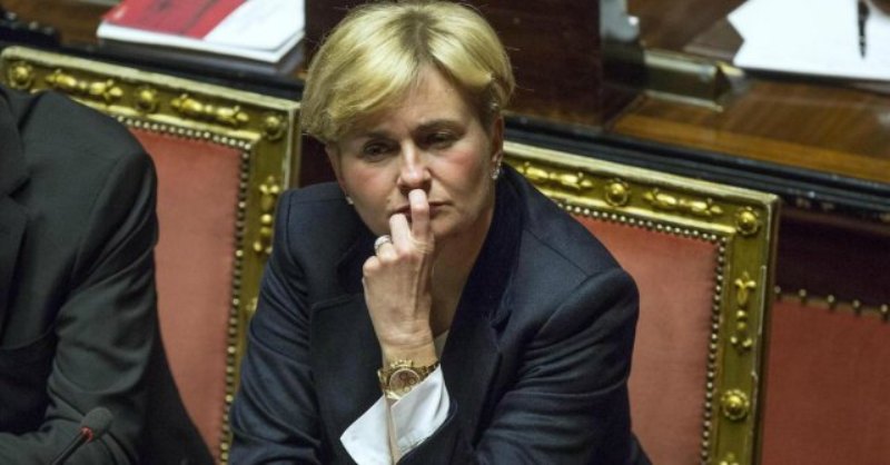 Παραιτήθηκε η Ιταλίδα υπουργός Οικονομικής Ανάπτυξης-Φέρεται να προσπάθησε να ευνοήσει τον σύντροφό της - Media