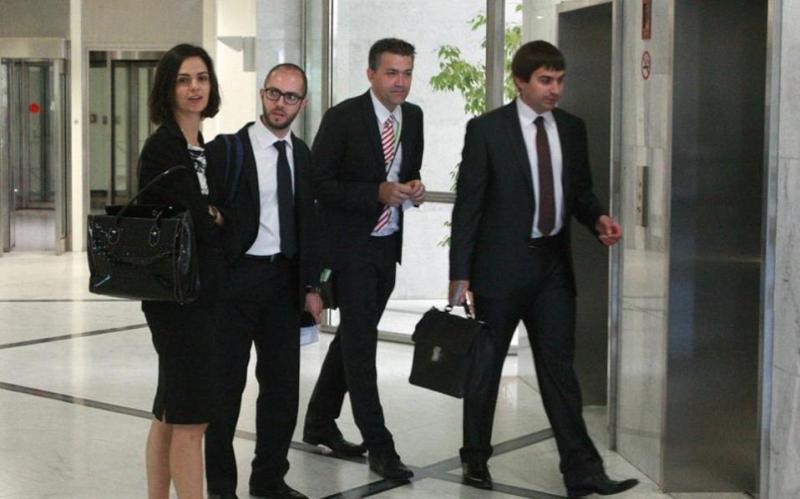 Ολοκληρώθηκε η συνάντηση με τους θεσμούς - Μετά το Πάσχα των Καθολικών ξανά στην Αθήνα - Media